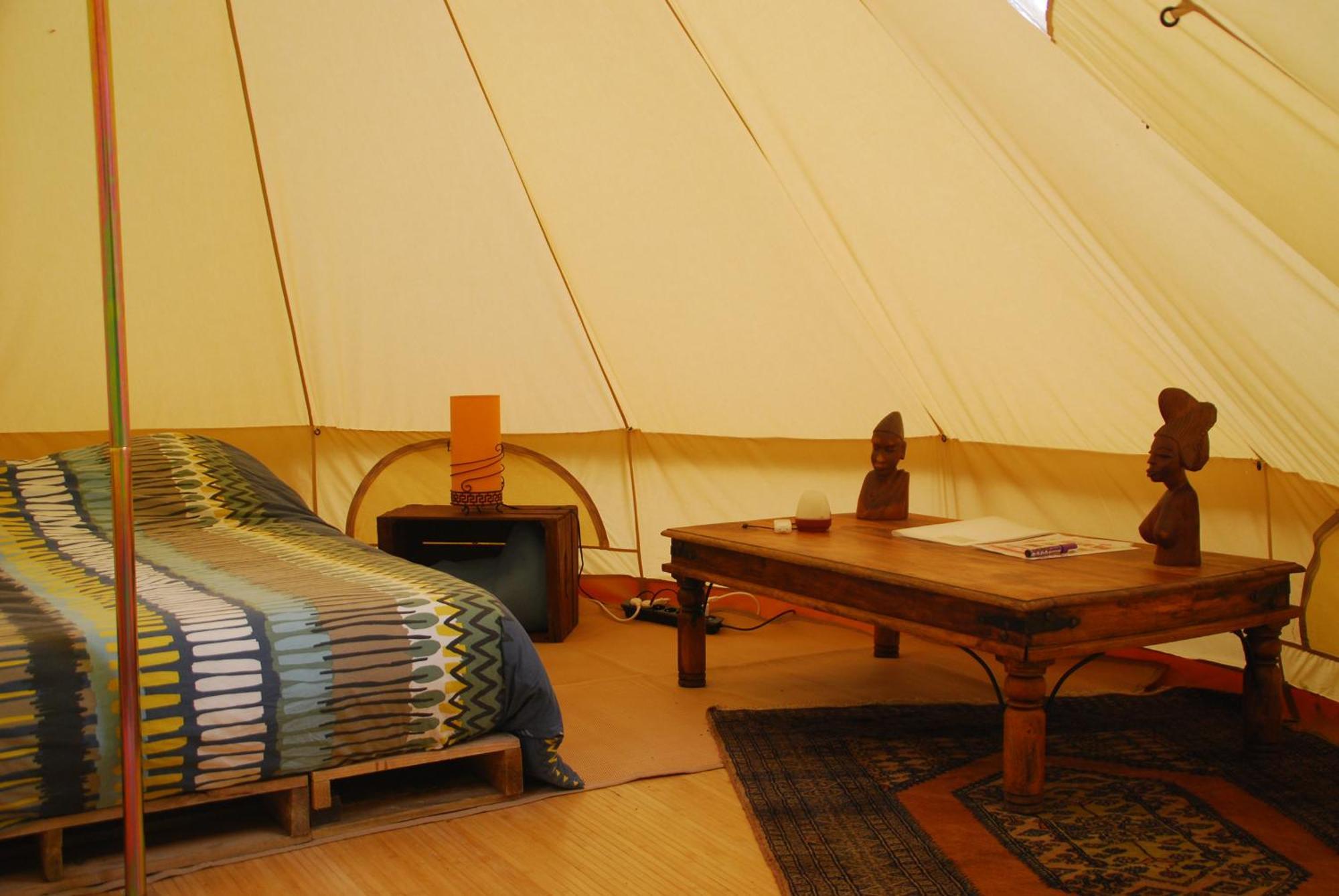 Tente de luxe Tente Tipi Nature, Calme, Cascade Et Baignade A 10 Minutes A Pieds